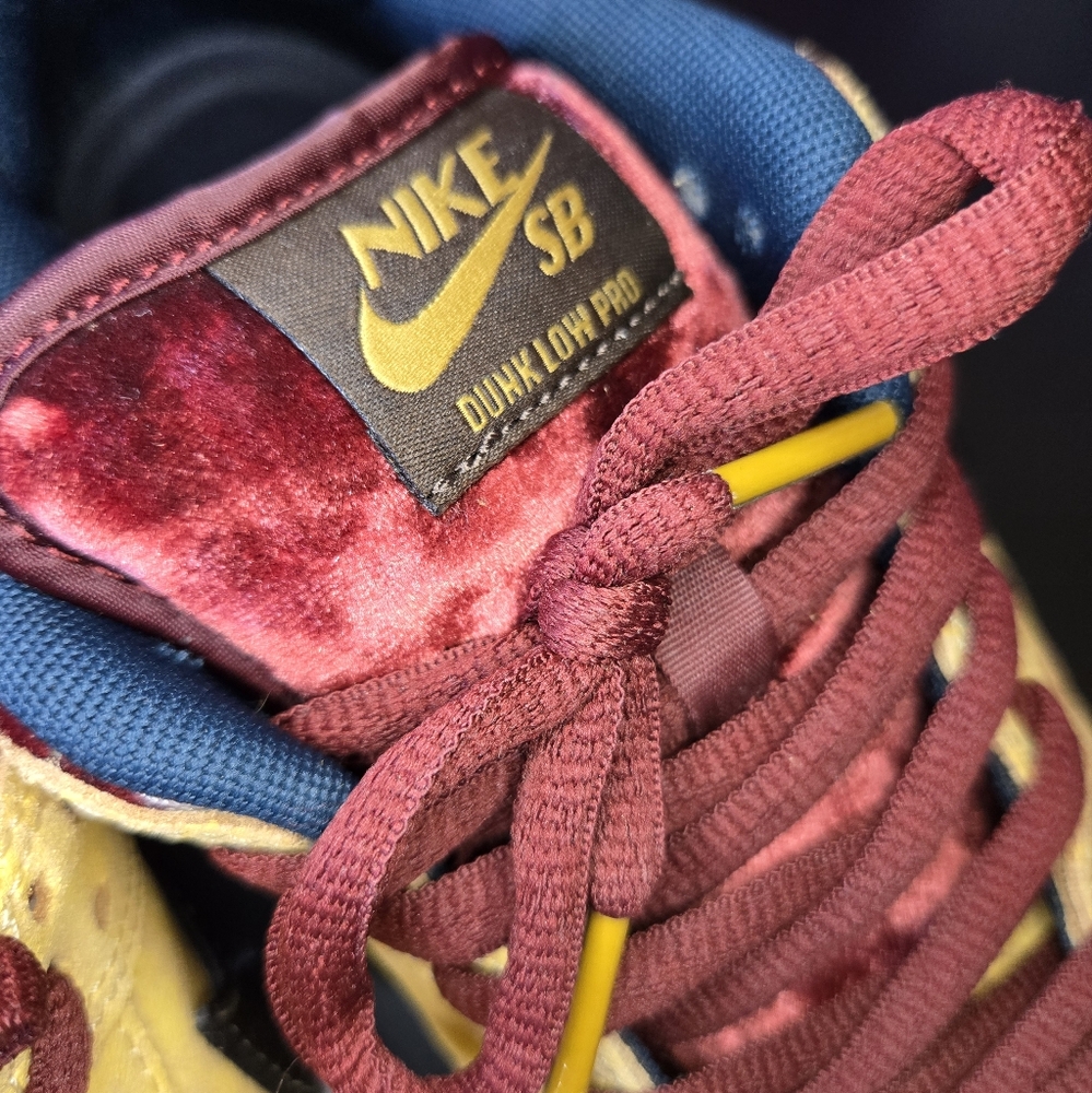 Nike SB Dunk Low Pro City Of Cinema Gold FZ1278-200 Size 6.5 Men Or 8 Women - Picture 3 of 16